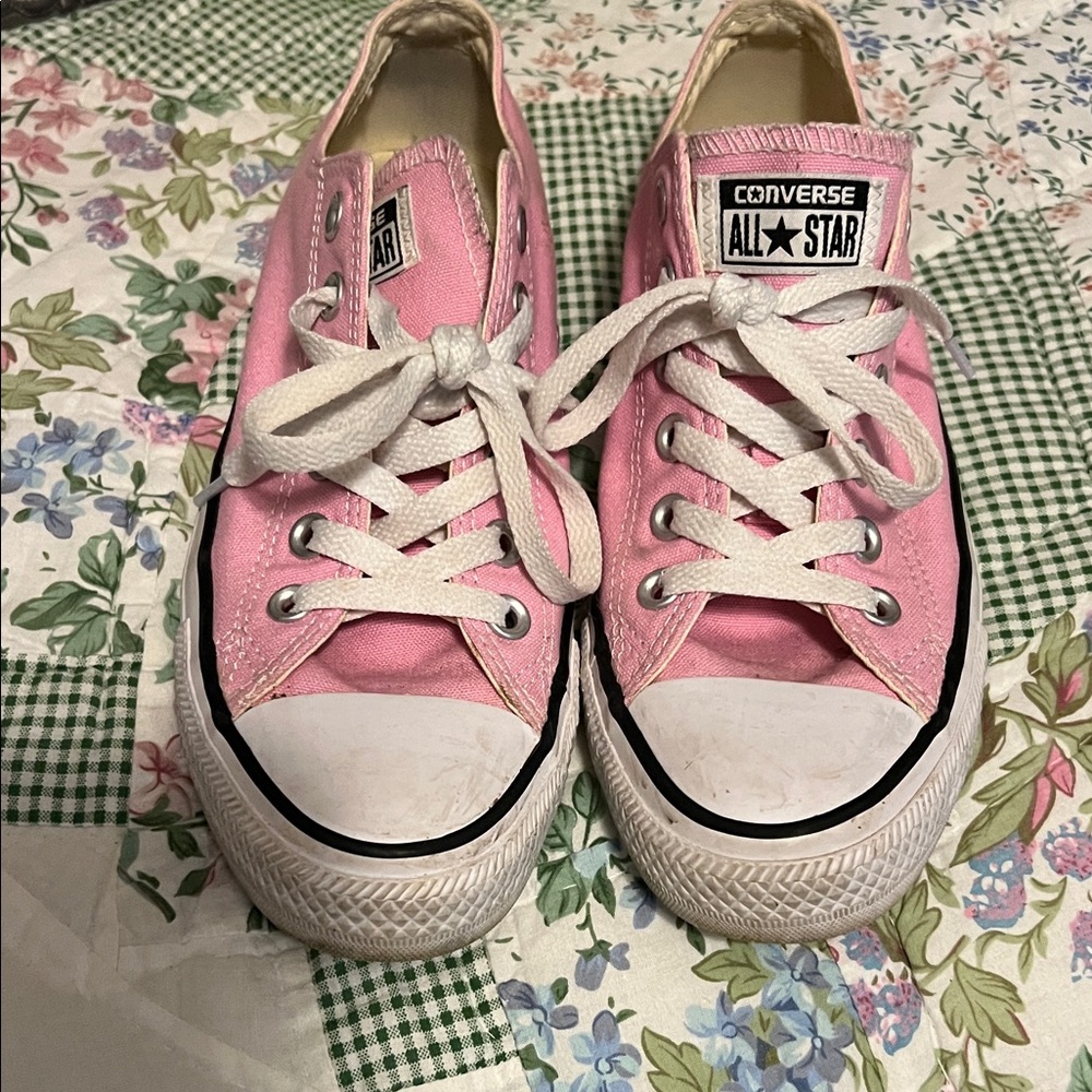 Converse women’s Pink Low-Top Sneakers